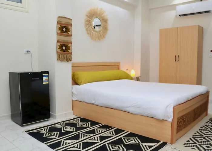 Luxury Arabic Romantic With Its Own Large Private Roof Terrace 15 Mins From El Gouna דירה