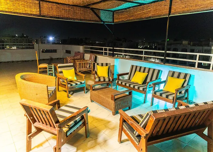 Luxury Arabic Romantic With Its Own Large Private Roof Terrace 15 Mins From El Gouna דירה